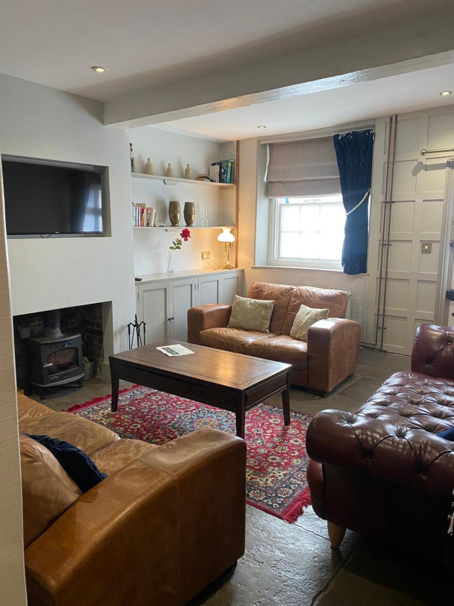 Little Monmouth 4 Bedroom Cottage, Old Town Lyme Regis, Dog Friendly And Parking Exterior photo