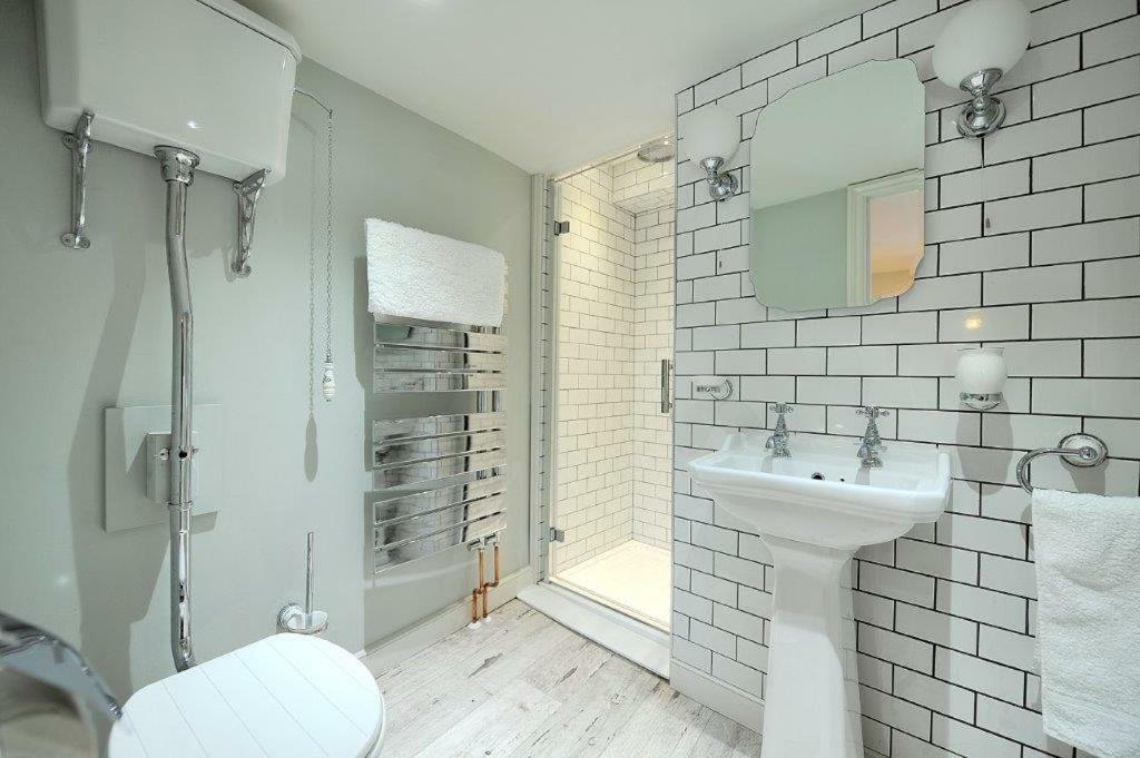 Little Monmouth 4 Bedroom Cottage, Old Town Lyme Regis, Dog Friendly And Parking Exterior photo